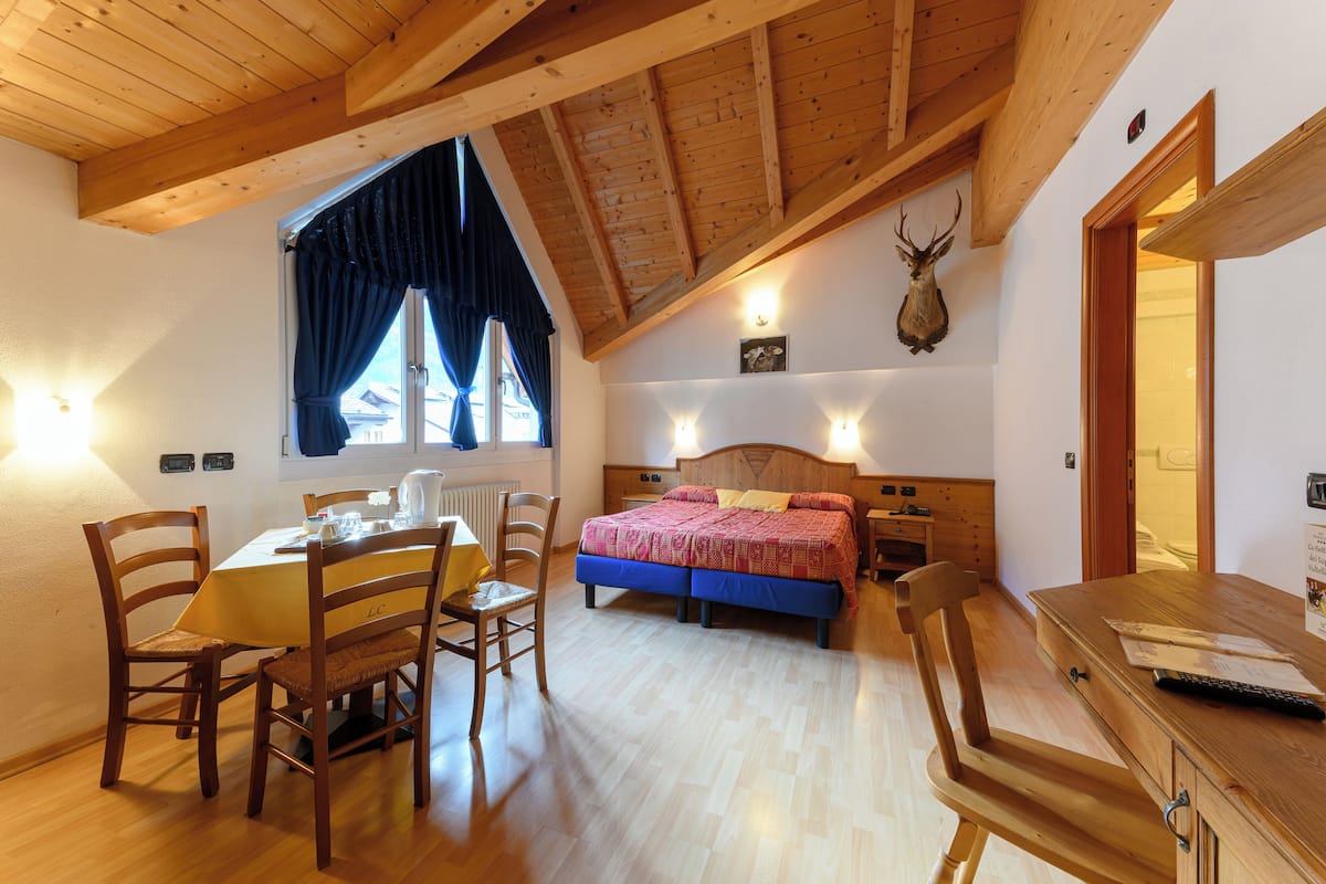 Family Room, 1 Bedroom, Private Bathroom, Annex Building (Elevator)
