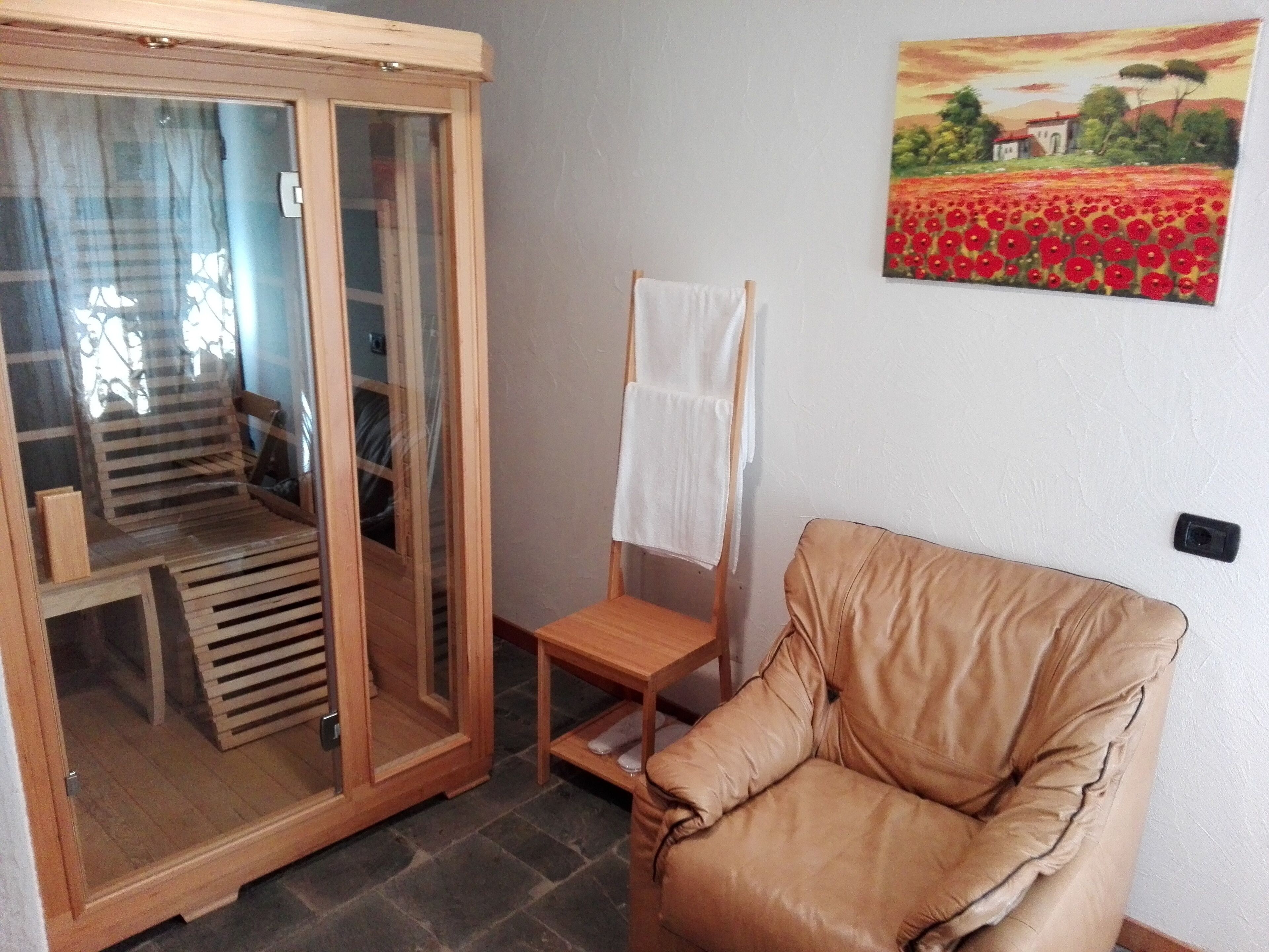 standard chalet | bathroom | shower, rainfall showerhead, eco-friendly toiletries, hair dryer