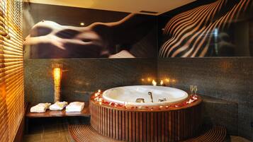 Behandlungsräume für Paare, Sauna, Whirlpool, Türkisches Bad/Hamam