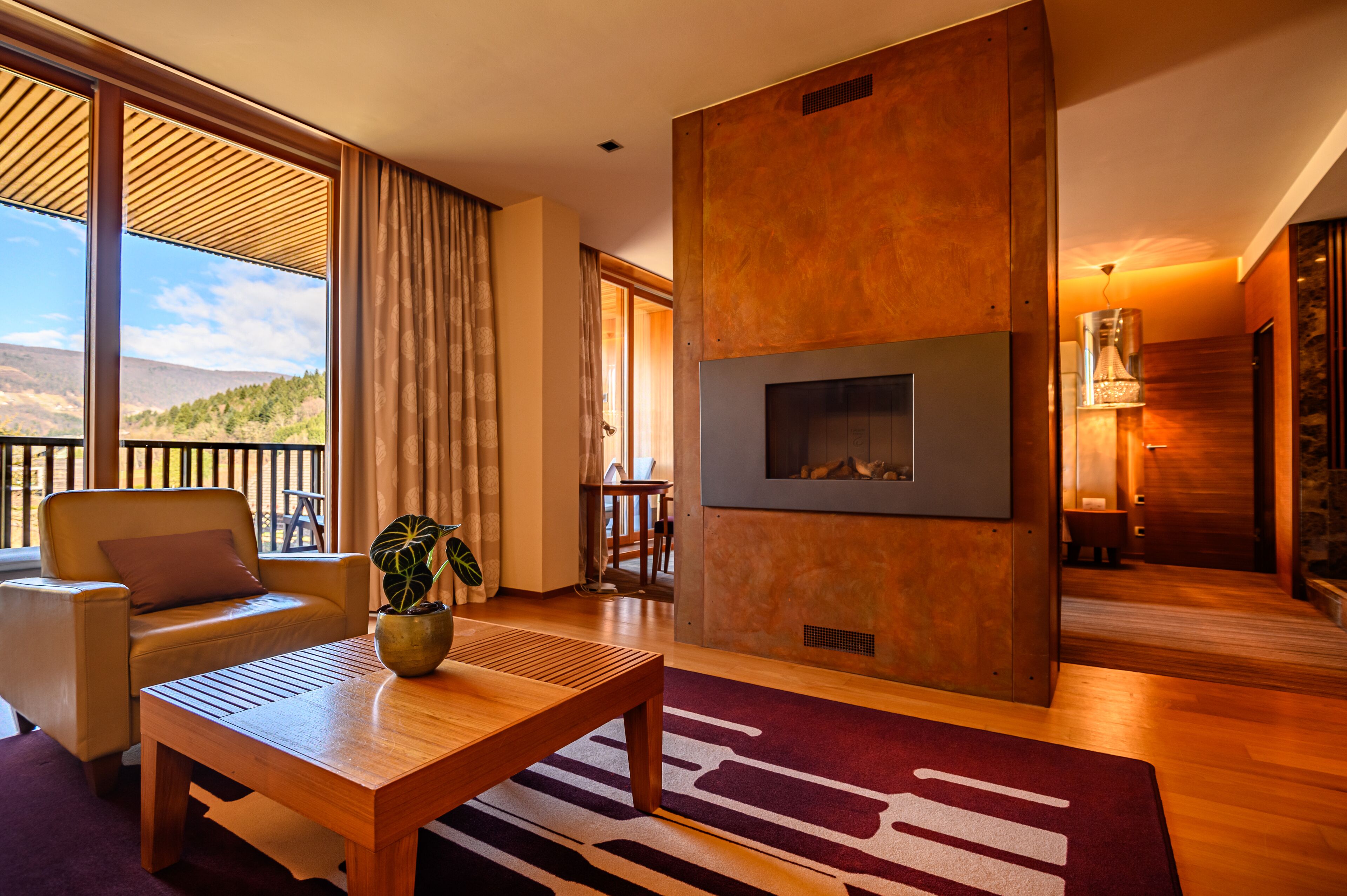 suite, balcony | living area | 80-cm flat-screen tv with digital channels, tv