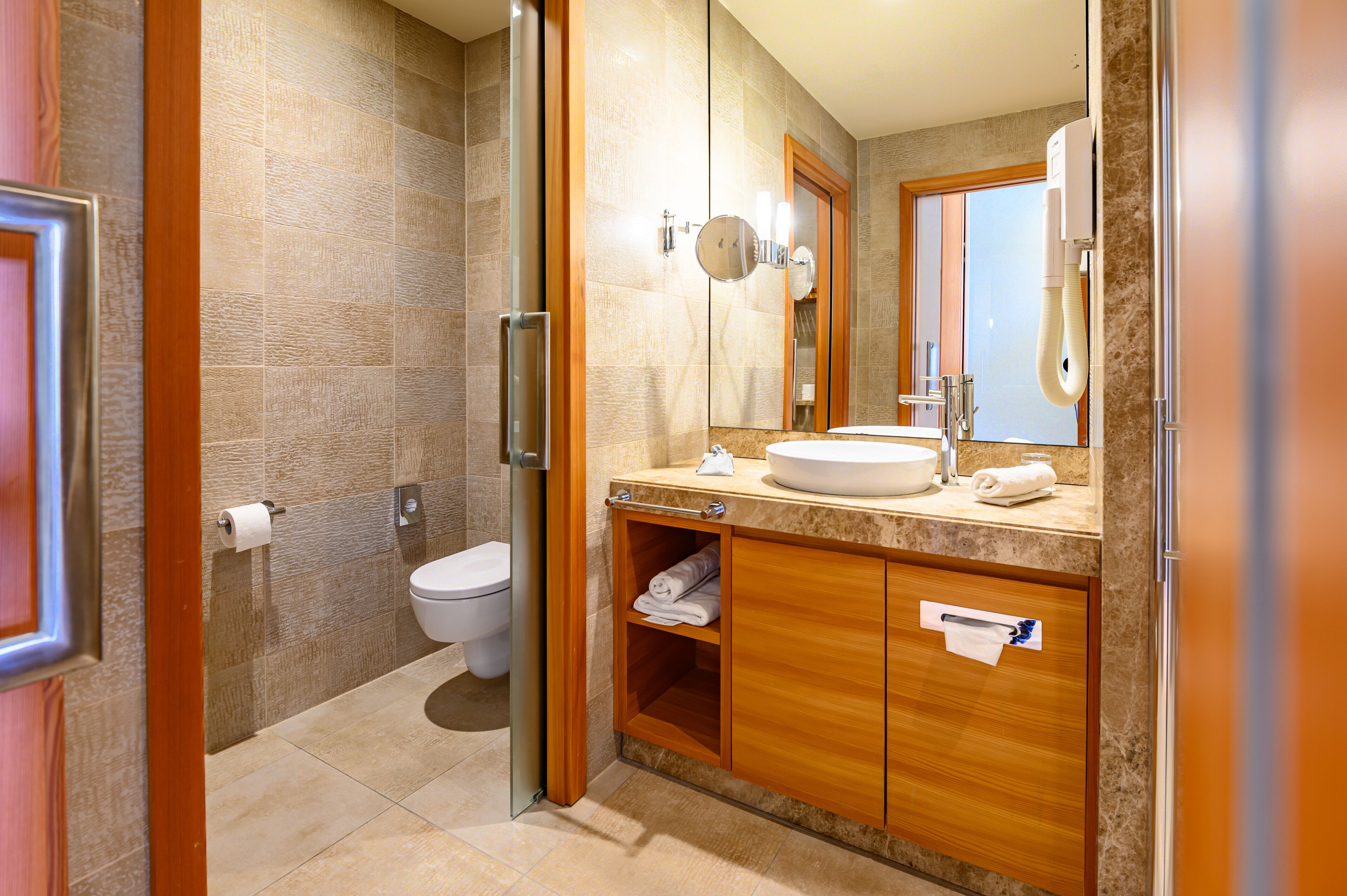 single room | bathroom | free toiletries, hair dryer, bathrobes, slippers