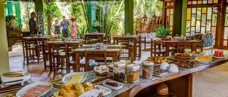 Desayuno buffet incluido todos los días