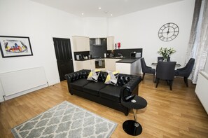 Lägenhet, 1 sovrum | Vardagsrum | Smart-tv, dvd-spelare och en iPod-dockningsstation