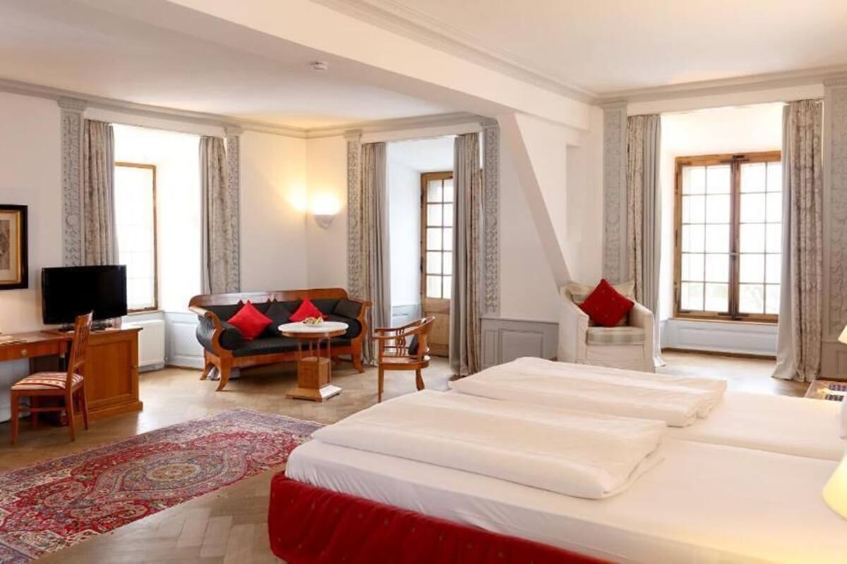 select comfort beds, minibar, in-room safe, individually decorated