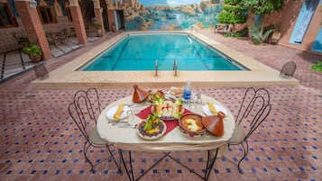 Outdoor pool, sun loungers