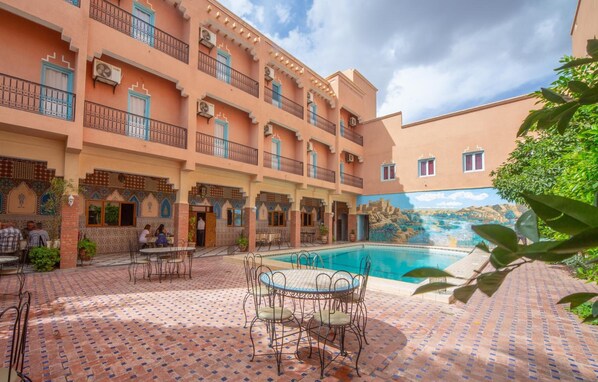 Outdoor pool, pool loungers