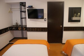 Standard Twin Room, 2 Twin Beds | WiFi, bed sheets - Hotel Samanapaq (Ollantaytambo)