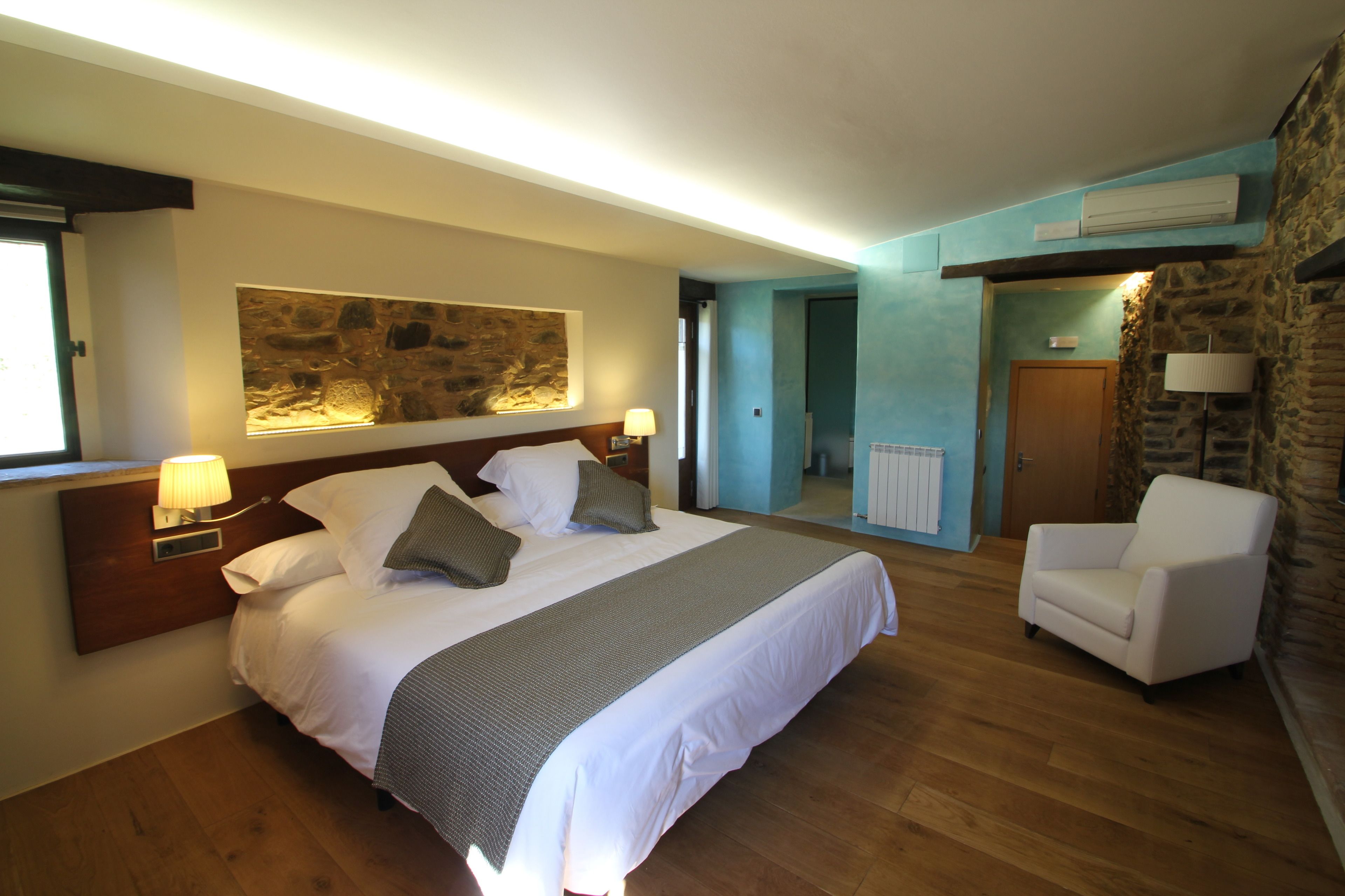 minibar, in-room safe, desk, soundproofing