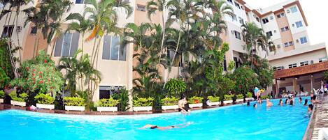 2 outdoor pools, pool umbrellas, pool loungers