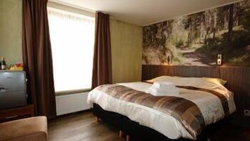 Kamar Double Comfort, jet tub | 1 kamar tidur, minibar, brankas, dan tirai kedap cahaya