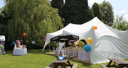Wimblehurst Hotel