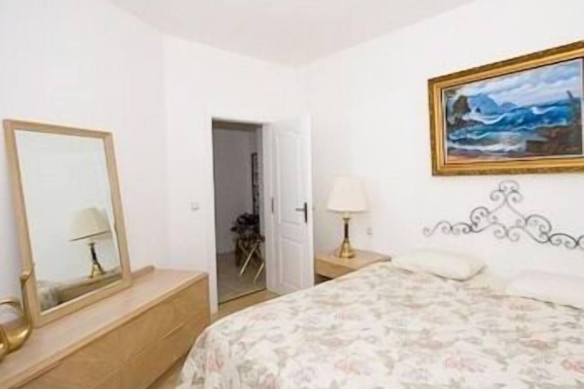 Appartement, terrasse, vue mer (4+2) | Coffres-forts dans les chambres, bureau, fer et planche à repasser