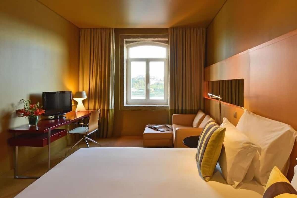 Minibar, in-room safe, desk, blackout drapes