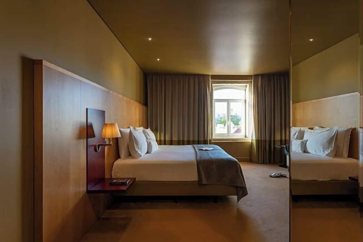 Minibar, in-room safe, desk, blackout curtains