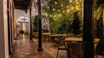 Breakfast, lunch, dinner served; Caribbean cuisine