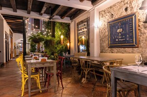 Breakfast, lunch, dinner served; Caribbean cuisine 