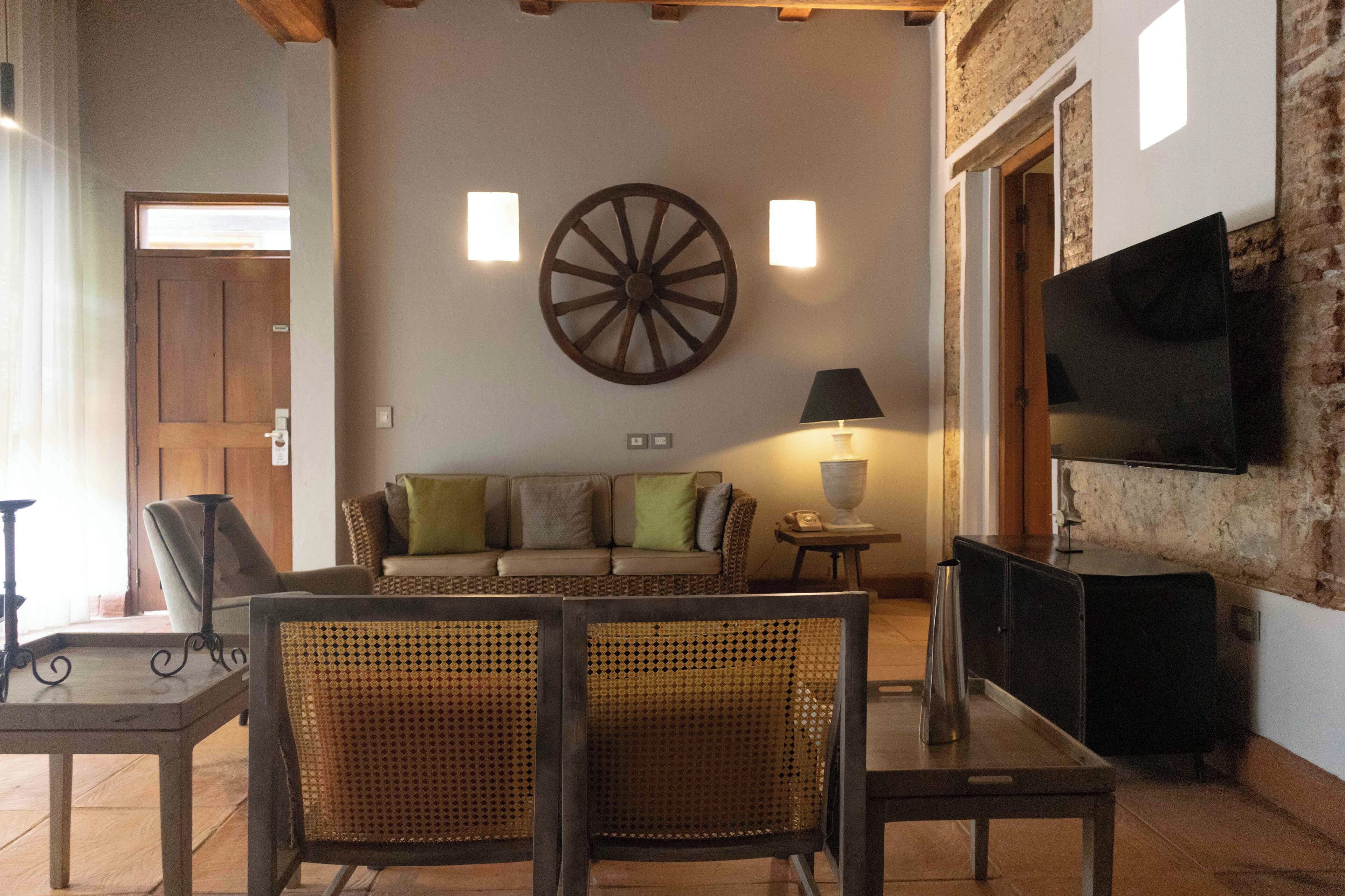 suite, 2 bedrooms, non smoking | living area | lcd tv