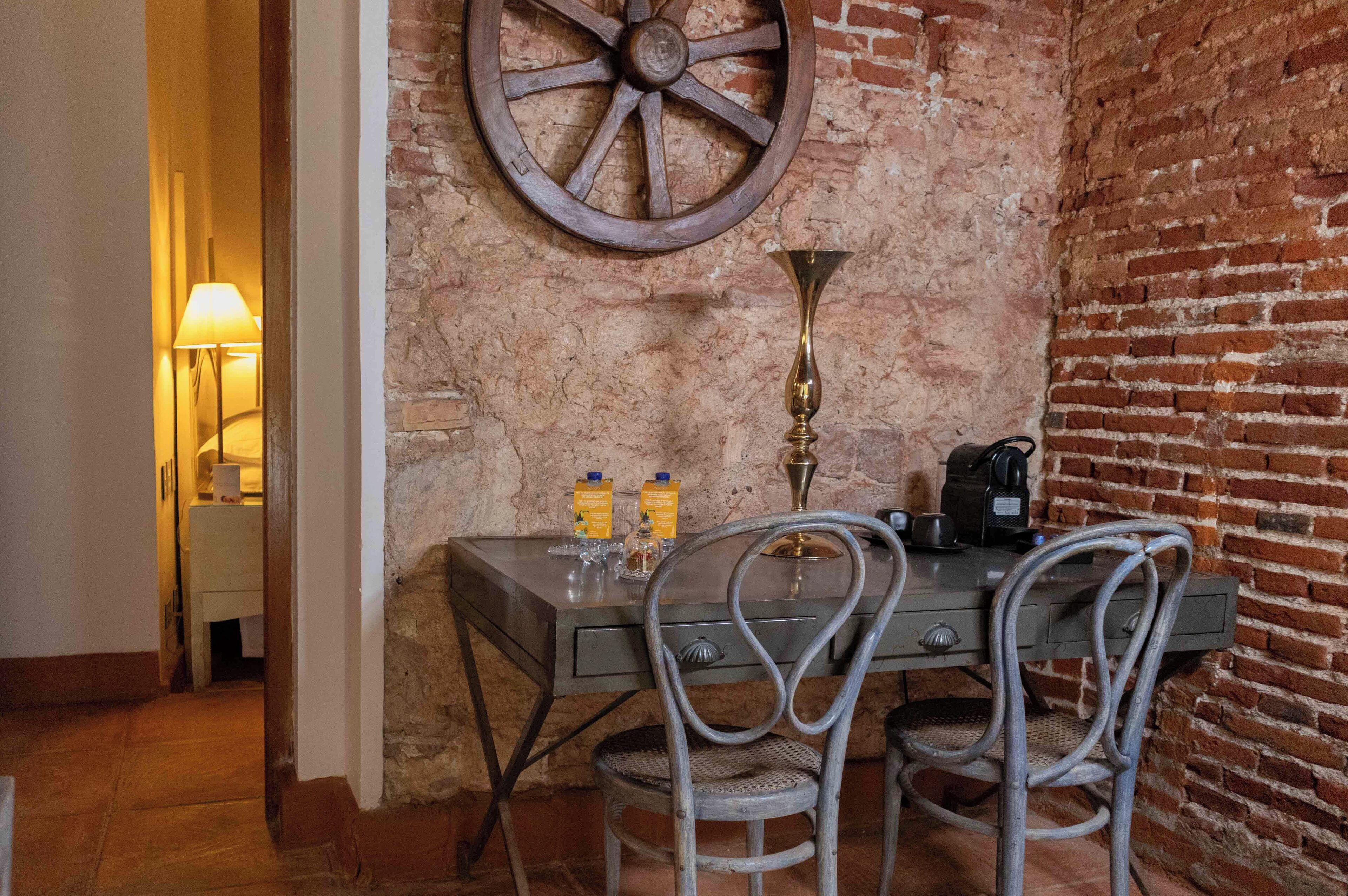 suite, 2 bedrooms, non smoking | living area | lcd tv