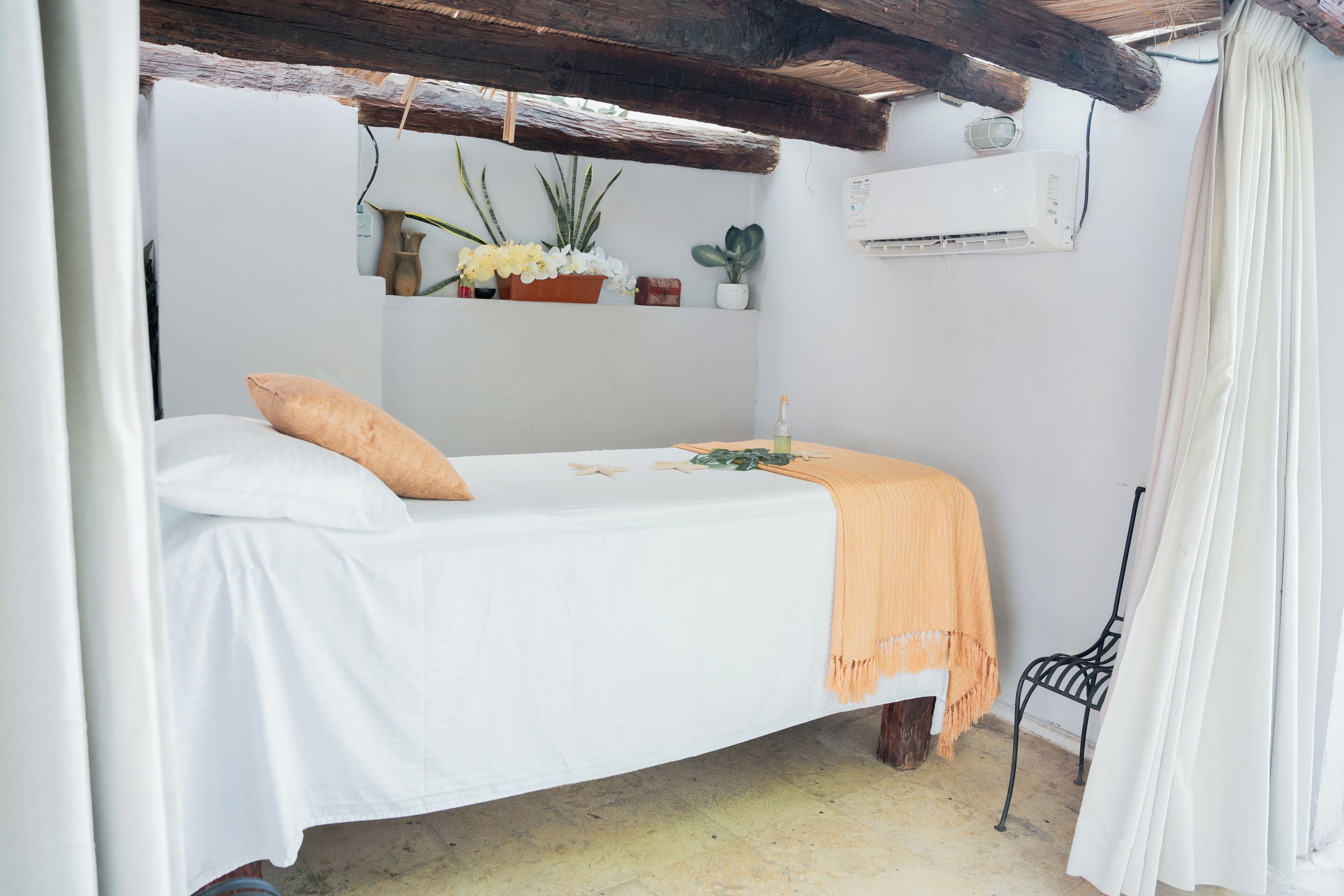 couples treatment room(s), massages