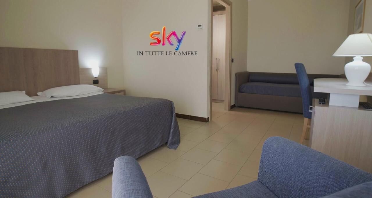 1 bedroom, premium bedding, minibar, in-room safe