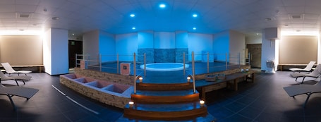 Bañera de hidromasaje cubierta. Heraclea Hotel Residence