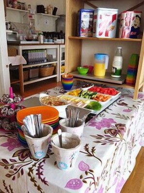 Free daily buffet breakfast 