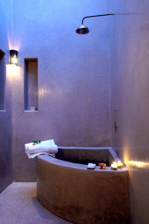 Suite (Bahia) | Bathroom shower