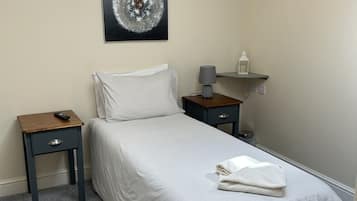 Standard Single Room, Ensuite | 1 bedroom, individually decorated, desk, laptop workspace