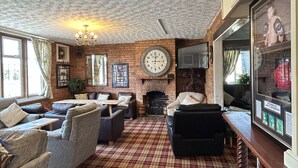 Bar (on property) - Halfway House Inn Country Lodge (Yeovil)