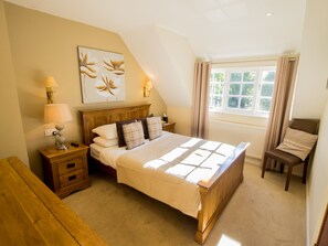 Habitació doble, no fumadors | Decoració individual, mobiliari individual i planxa i posts de planxar 