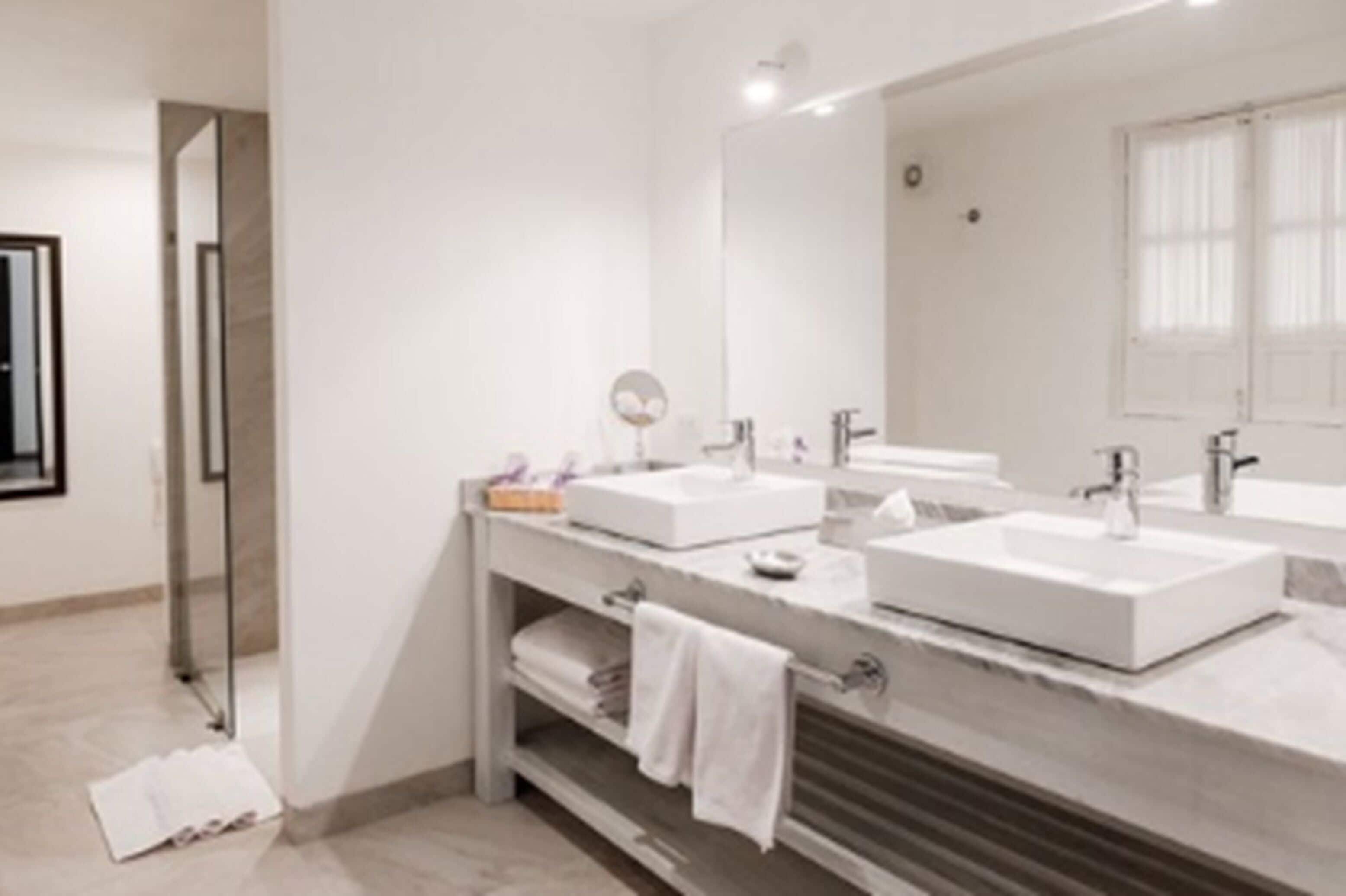 standard room (standard ) | bathroom | designer toiletries, hair dryer, towels