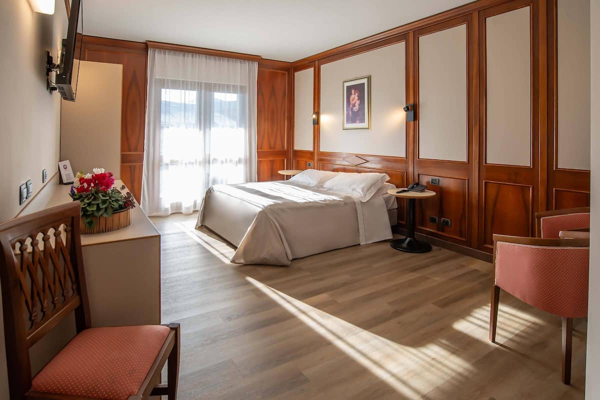 1 habitación y ropa de cama de alta calidad