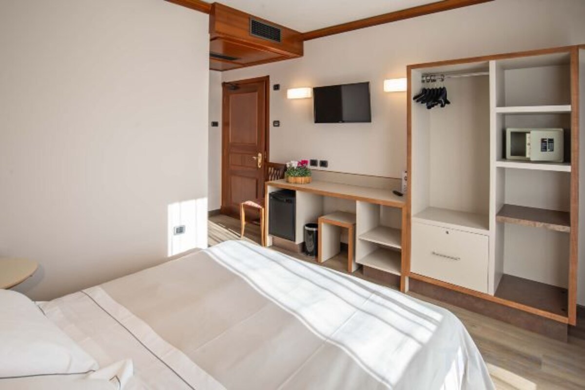 Premium bedding, memory foam beds, in-room safe, desk