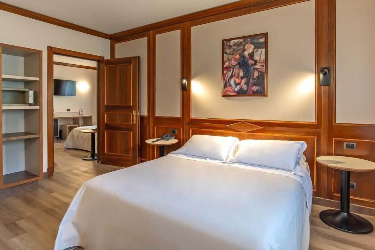 Literie de qualité, lit avec matelas en mousse à mémoire, coffre-fort