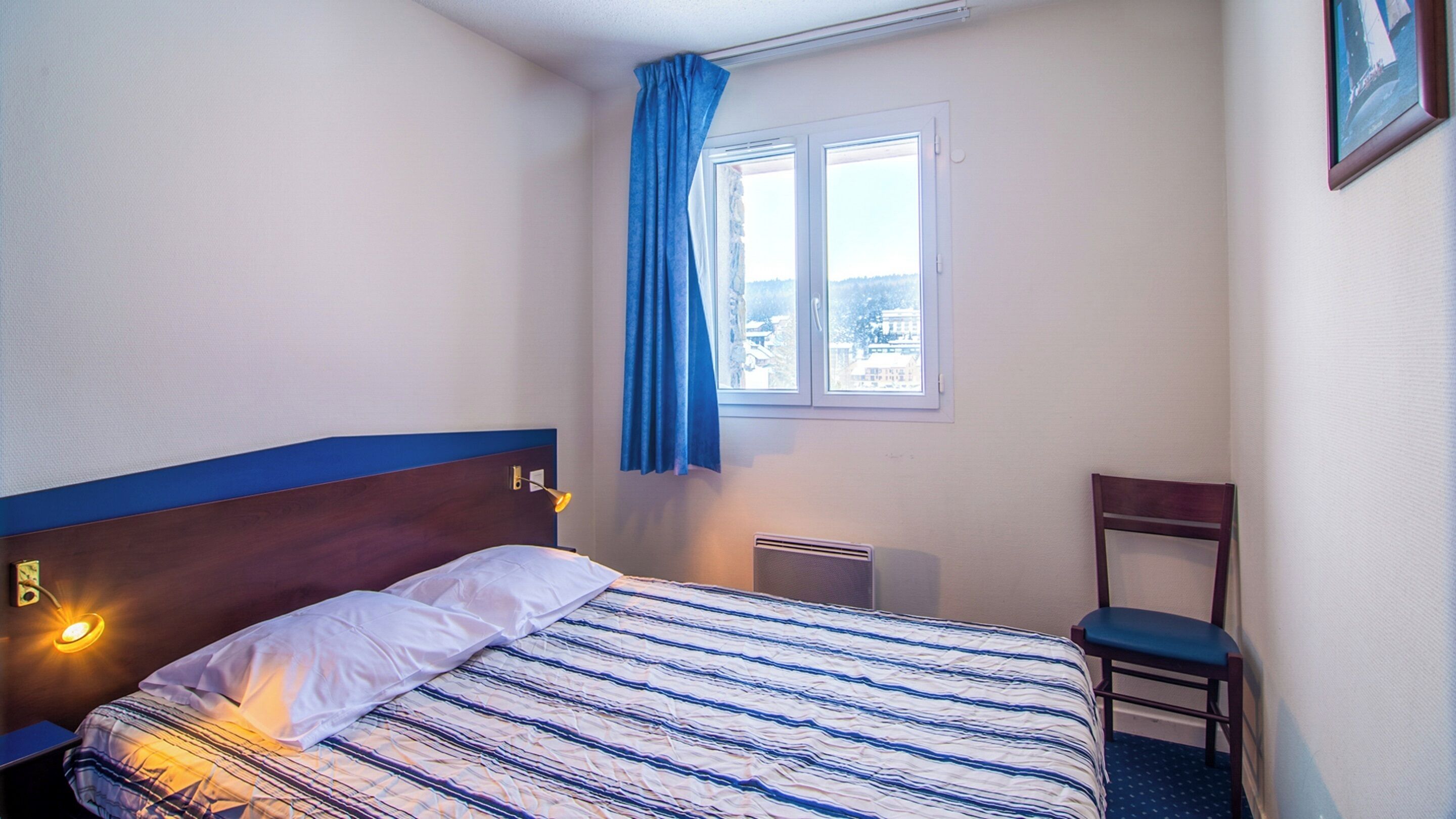 Desk, soundproofing, iron/ironing board (on request), WiFi (free)