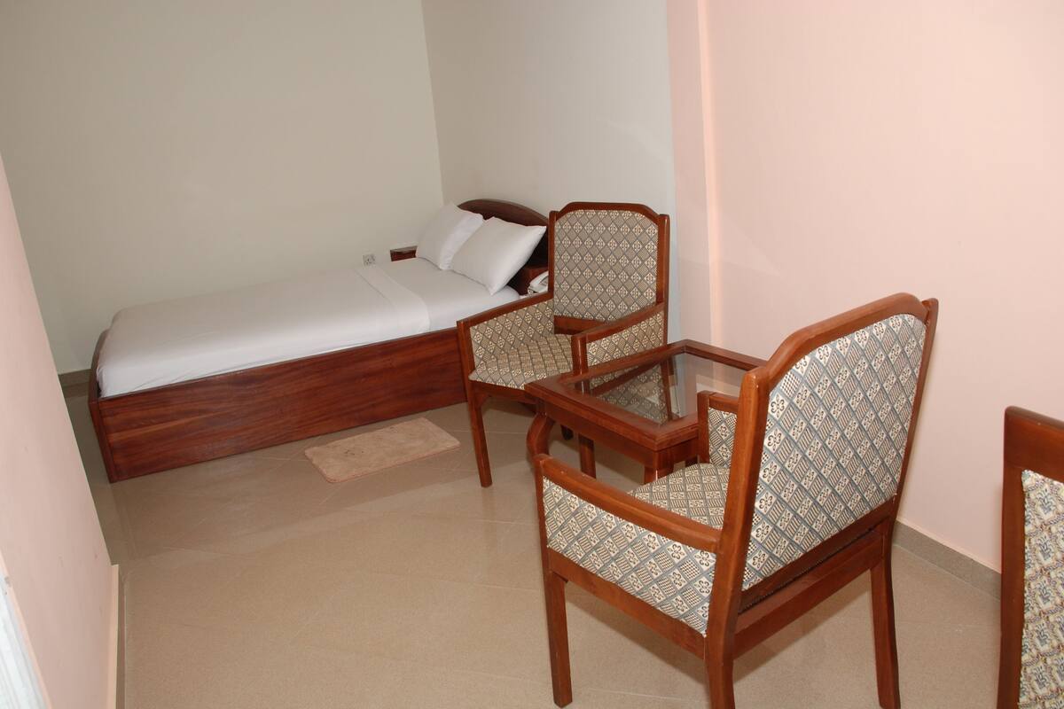 Individually decorated, desk, free WiFi, bed sheets