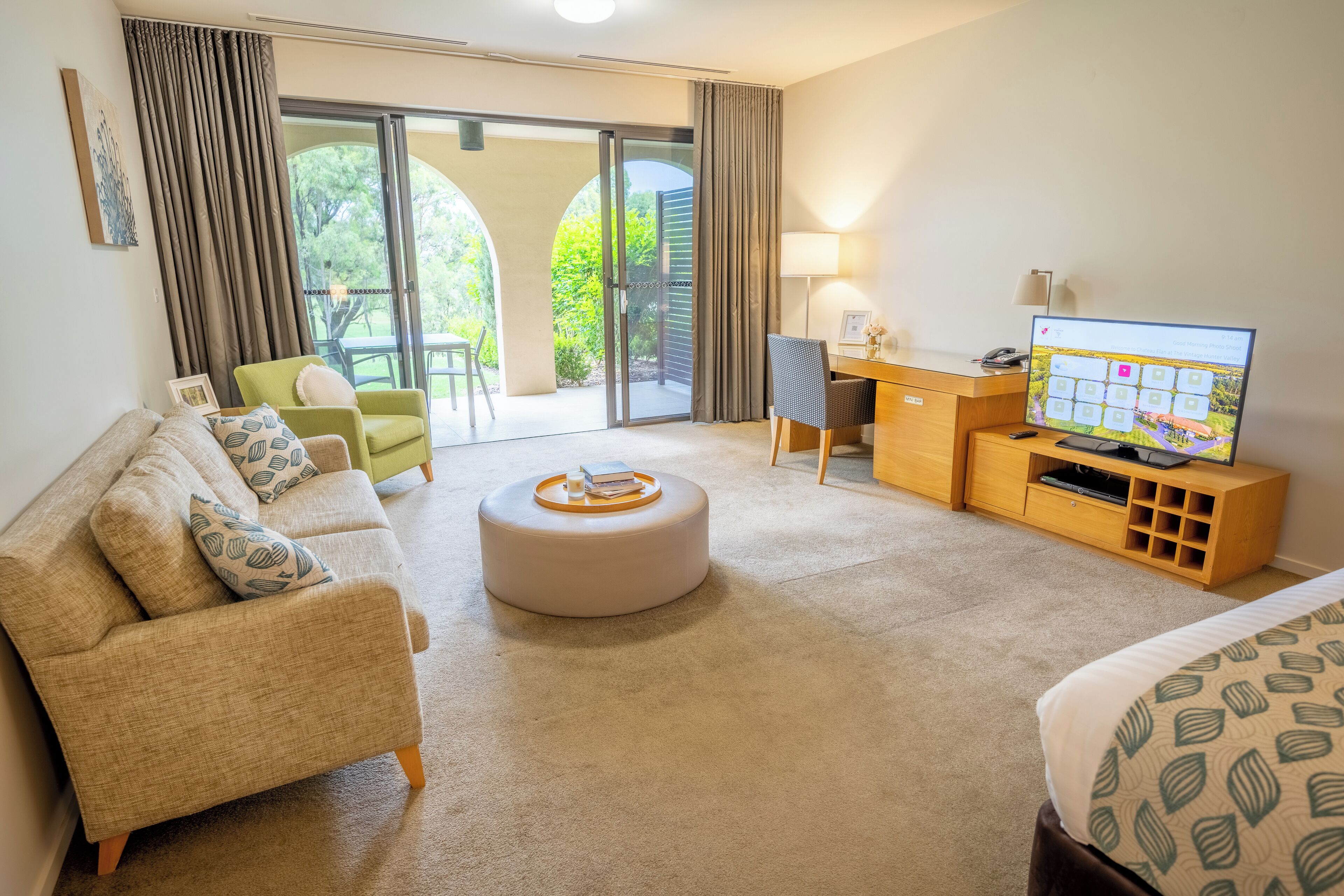 shower king, free parking and wifi | 1 bedroom, premium bedding, pillow-top beds, minibar