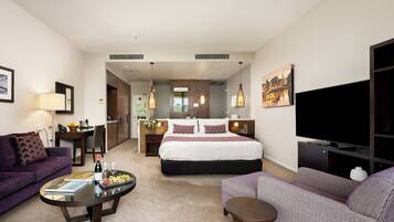 Spa Suite Resort with Free Parking and WIFI