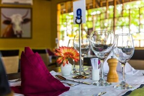 Spécialités Cuisine locale et internationale