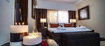 Oak Plaza Hotel - East Legon