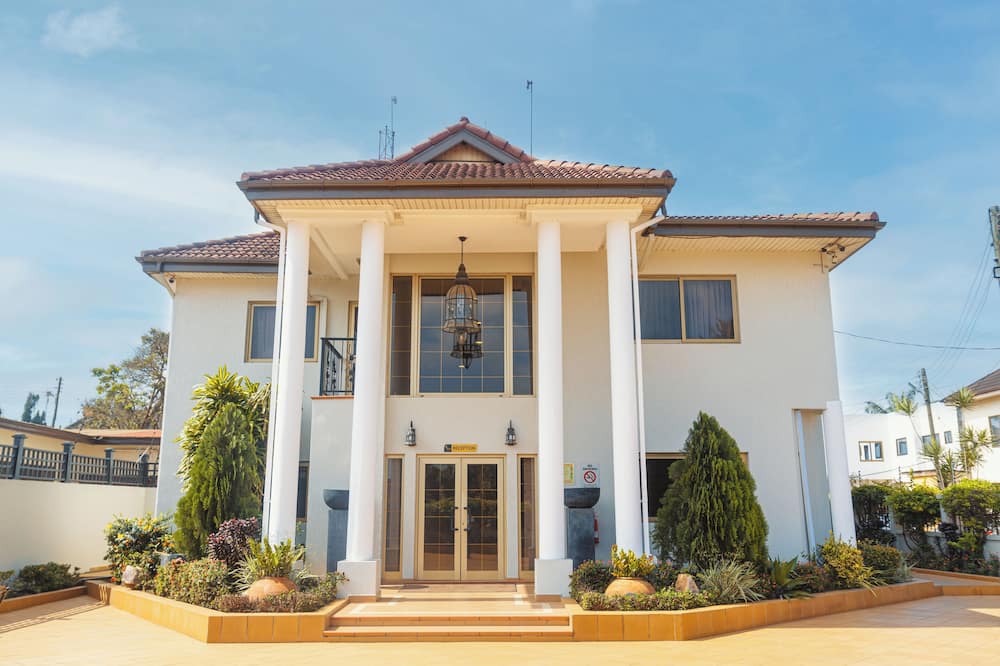 Oak Plaza Hotel - East Legon