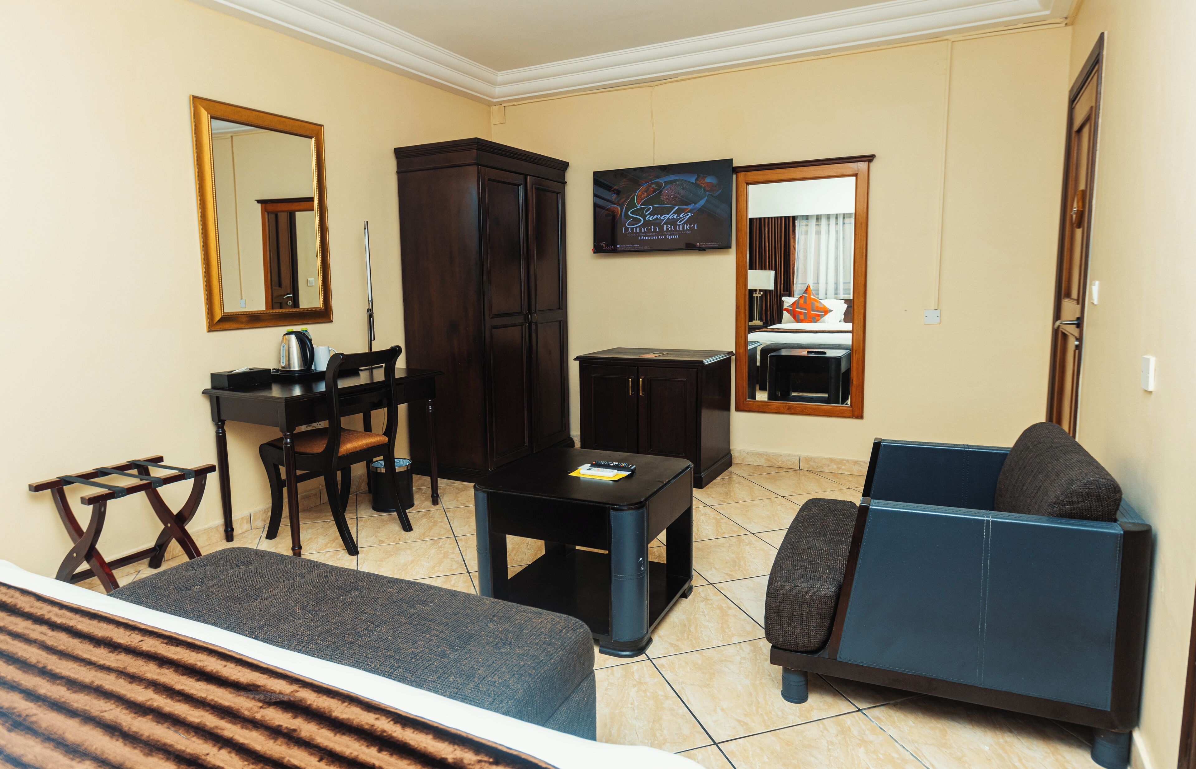 Studio Suite Junior | Minibar, brankas, meja kerja, dan ruang kerja ramah laptop