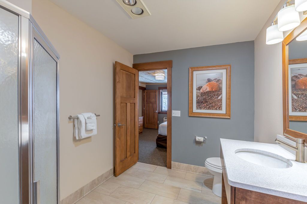 standard condo, 3 bedrooms, mountain view | bathroom | free toiletries, hair dryer, towels, soap