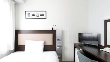 Standard Double Room, Non Smoking | Egyptian cotton sheets, desk, blackout drapes, soundproofing
