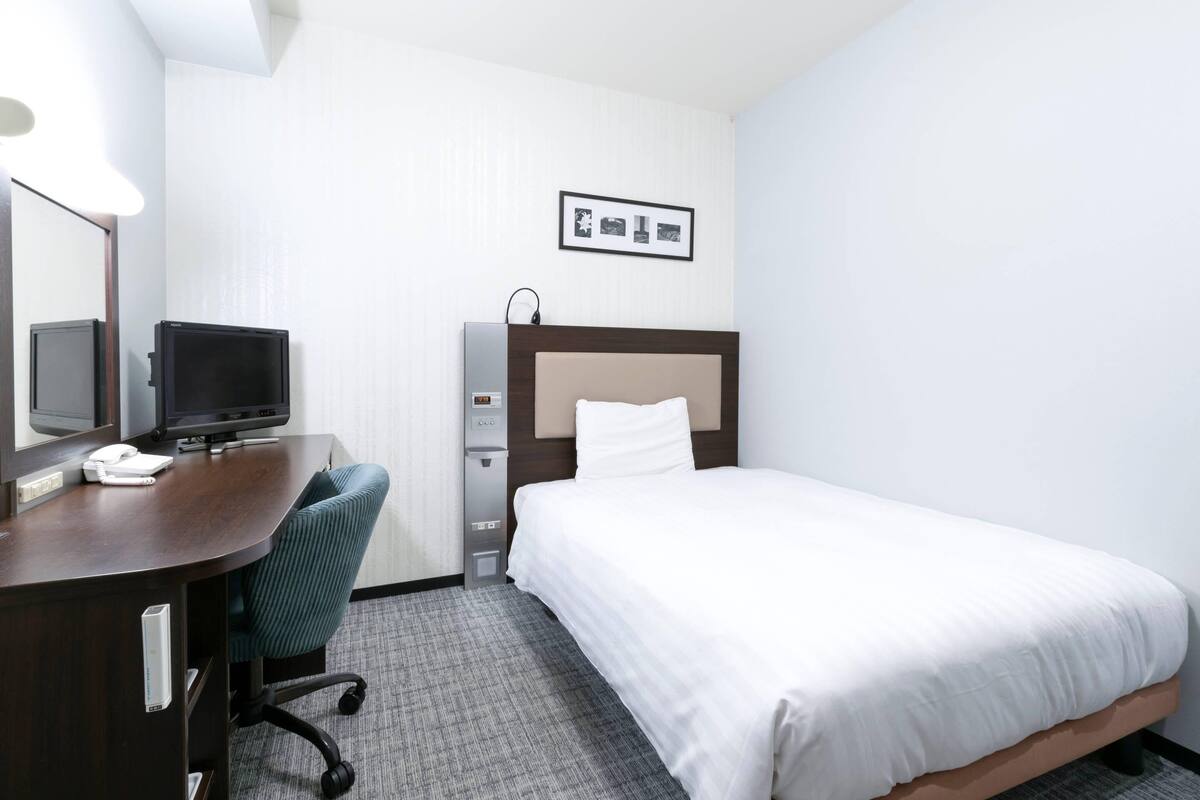 Standaard tweepersoonskamer, niet-roken | Lakens van Egyptisch katoen, een bureau, verduisterende gordijnen