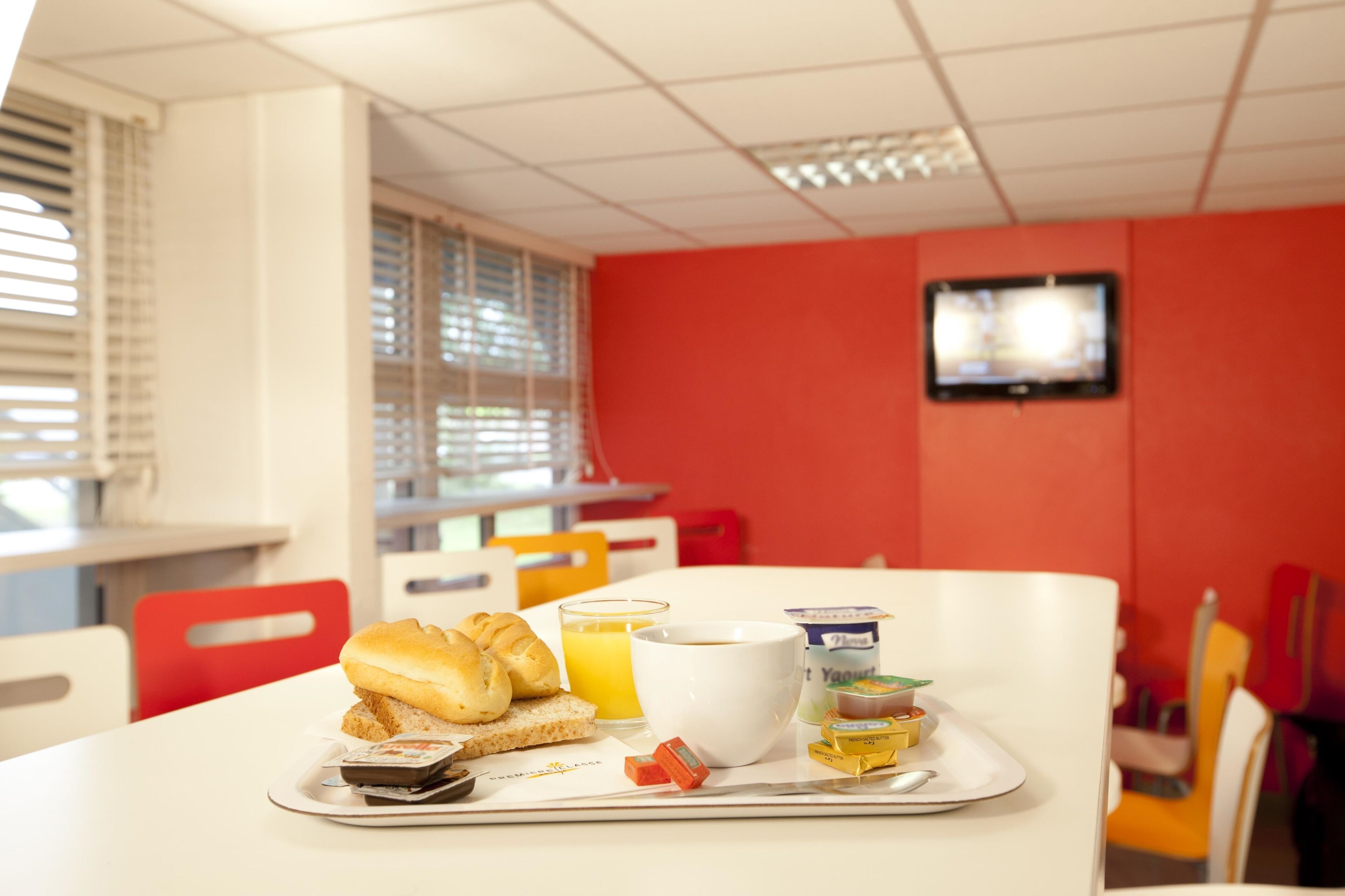 Petit déjeuner continental (6.50 EUR par personne)