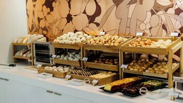 Free buffet breakfast