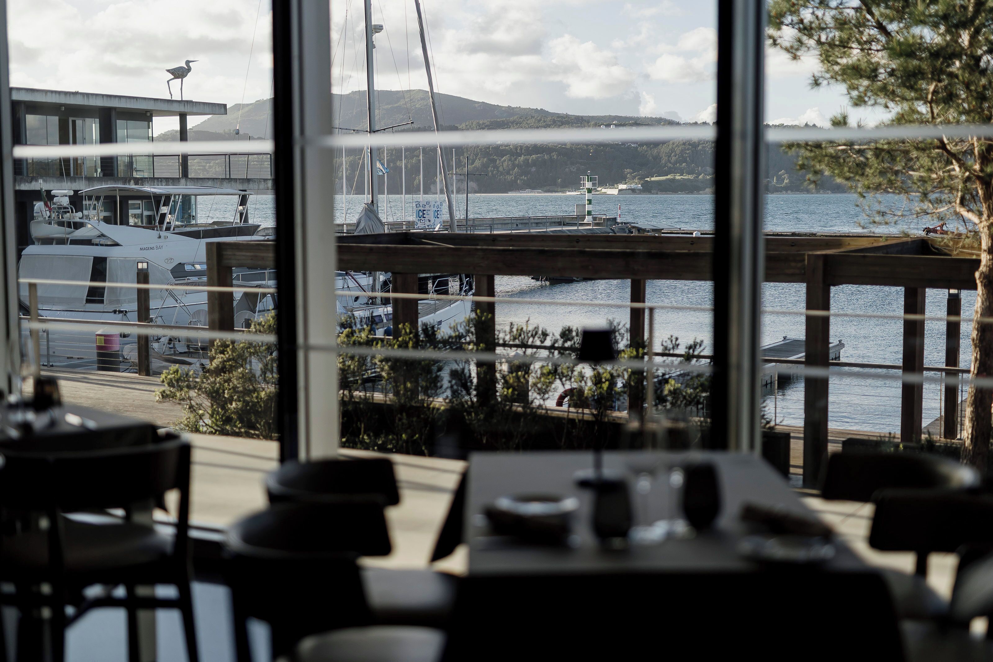 2 restaurants, breakfast, lunch, dinner served; regional cuisine