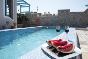 Seasonal outdoor pool, pool loungers - Villa Rose (Santorini)