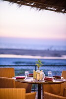 2 restaurantes; se sirve almuerzo, cena y brunch